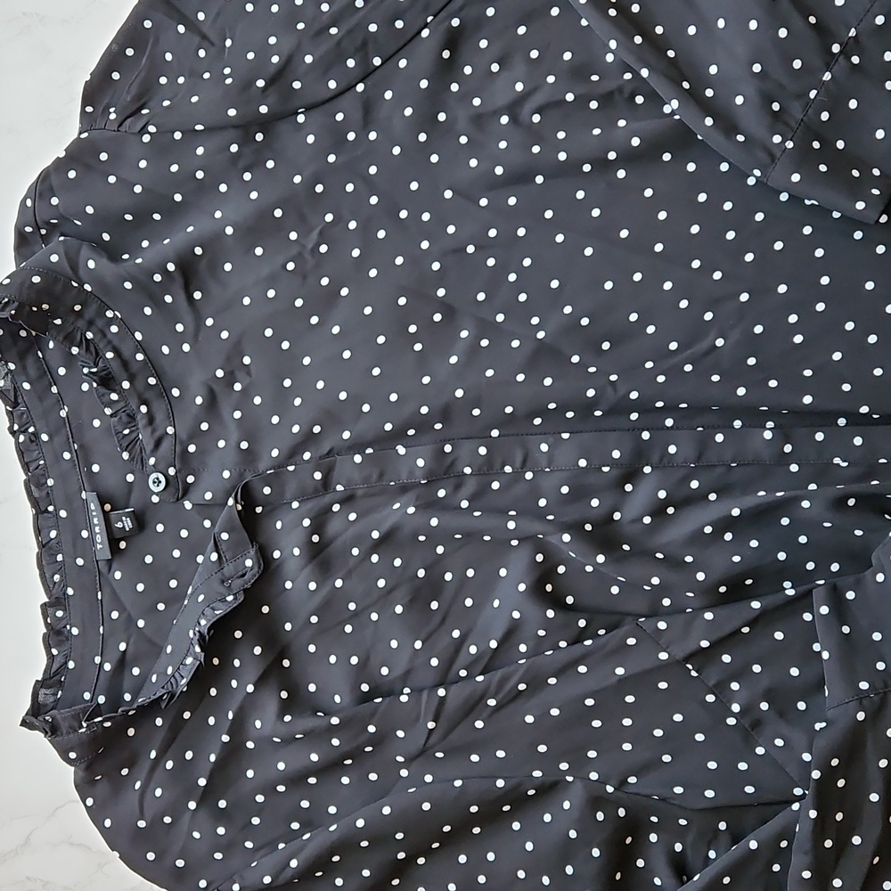 Torrid Black and White Polka Dot Blouse 6 - Picture 1 of 6